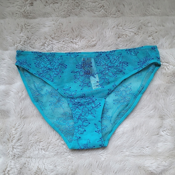 🍒NWT🍒 VS MIXED STYLE PANTY BUNDLE SIZE S - Picture 10 of 14